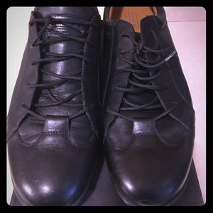 Coach lace up men’s shoe